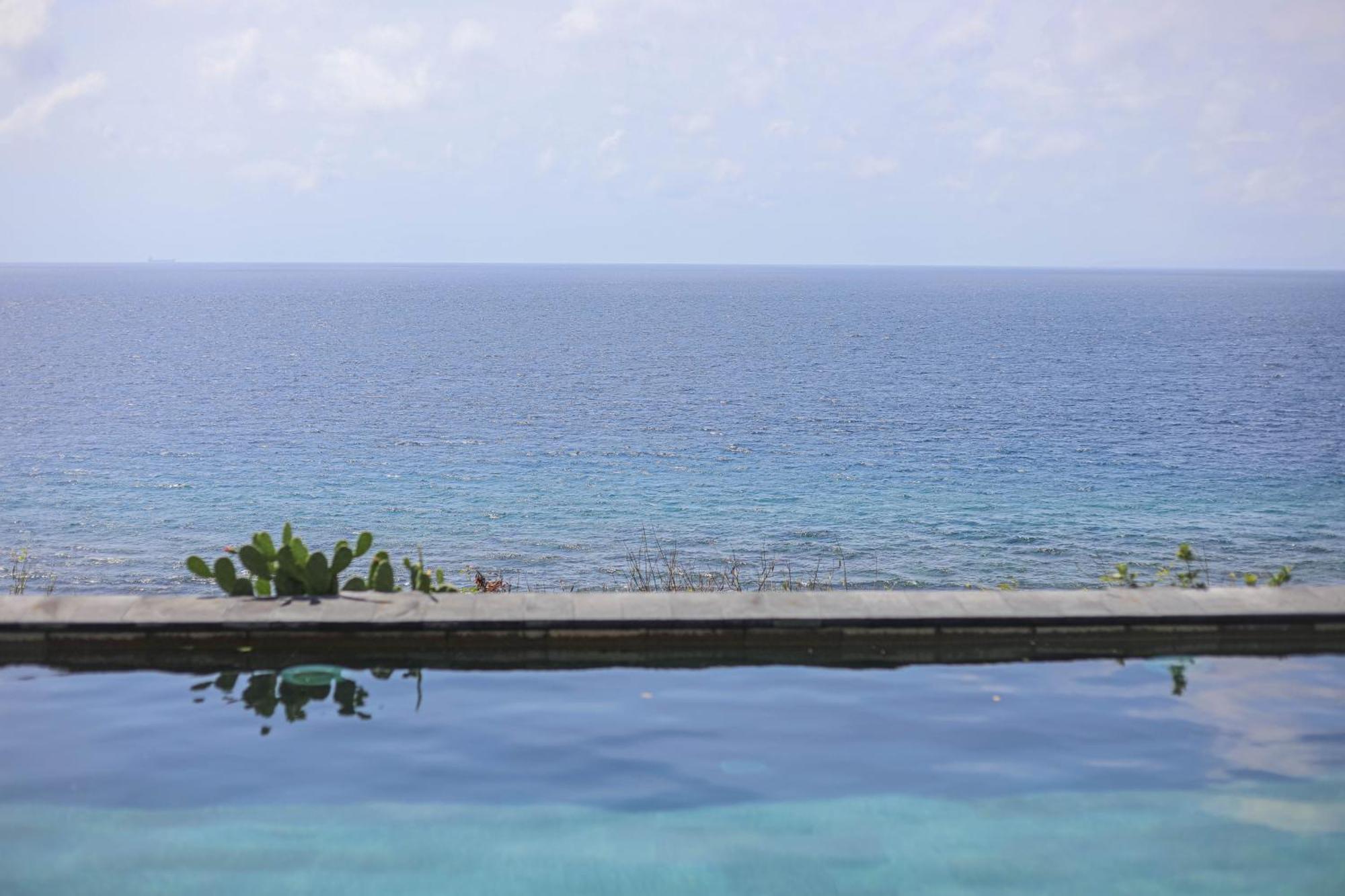 Manta Cottages With Sea View Batununggul Eksteriør bilde