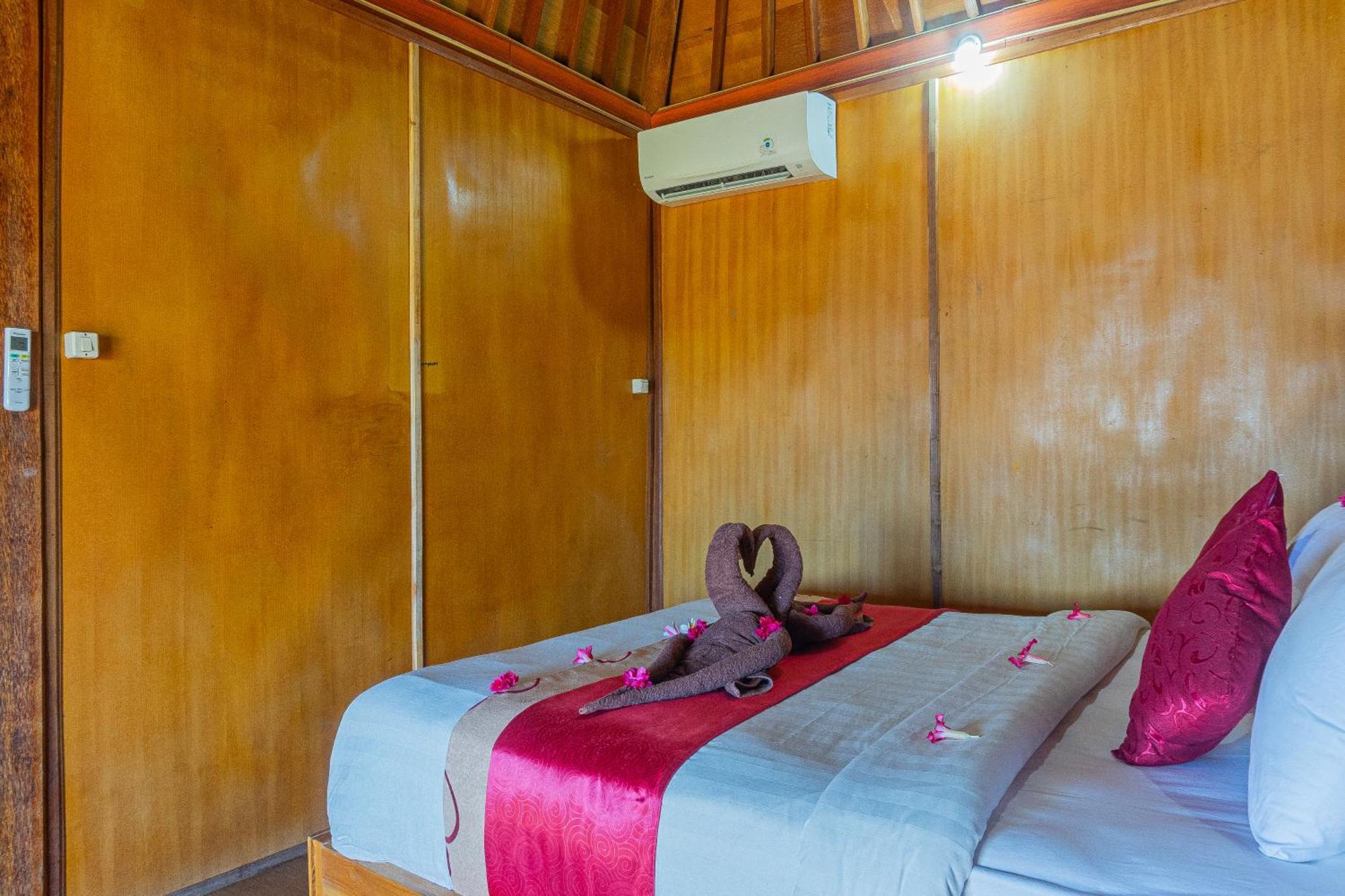 Manta Cottages With Sea View Batununggul Eksteriør bilde